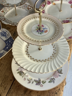 Masitero triple con platos de porcelana inglesa Minton y Aynsley (27, 23 y 16 cm) - El aparador decó