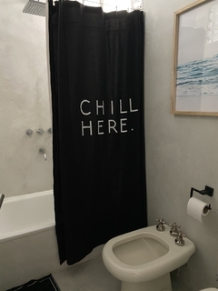 Cortina Baño Negra Chill Here - Outlet - comprar online