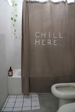 Cortina Baño Chill Here Gris Elefante - Outlet