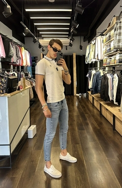 CAMISETA TIPO POLO BLANCA en internet