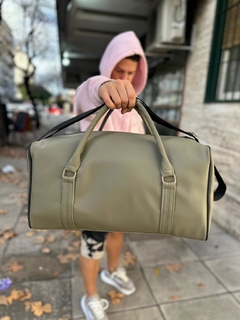 BOLSO LISO ENGOMADO VERDE - comprar online