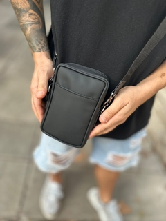 Cartera porta celular hombre new arrivals
