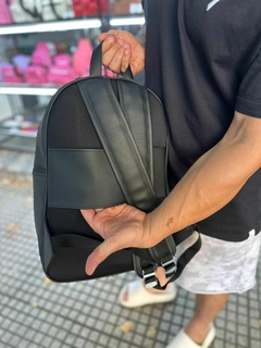 Imagen de MOCHILA MESSI ECOCUERO NEGRA