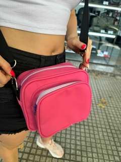 BANDOLERA TOKIO GOMA FUCSIA - comprar online