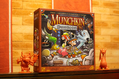 Munchkin Dungeon - Caixinha Boardgames
