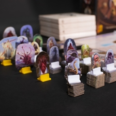 Gloomhaven: Presas do Leão - Caixinha Boardgames