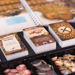 Gloomhaven: Presas do Leão + Sleeves