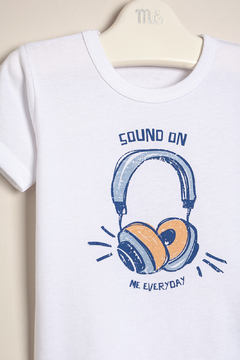 Remera estampada Sound on Articulo: E39142591 en internet