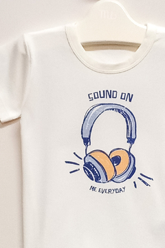 Remera estampada Sound on Articulo: E39142591 - comprar online