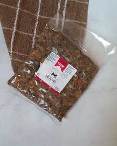 SIN CEREAL -> Alimento de PERRO de CARNE VACUNA con: frutas, verduras, aceites y mix de semillas. CAJA GRANDE x 4,2 kgs.