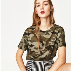 REMERA CAMUFLADA ZARA en internet