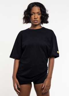 CAMISETA OVERSIZED TAG PRETA - comprar online