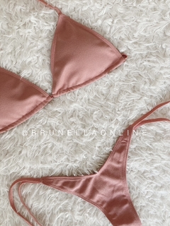 bikini texturada rosa en internet