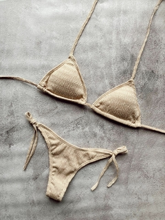 Bikini clasica texturada conjunto - Brunella Online