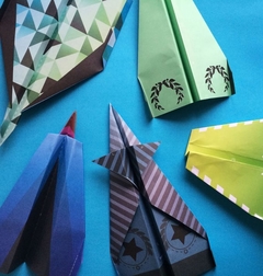 Diseña aviones de papel jugamas en internet