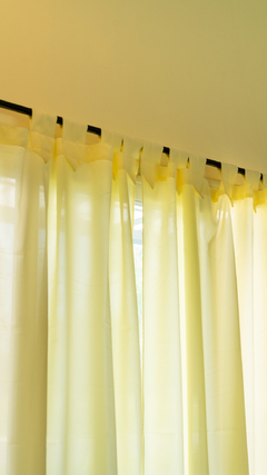 Cortinas 2 paños Amarillo Pastel BASICAS LINEA PREMIUM