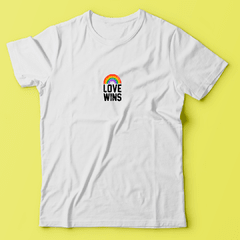 camiseta love wins