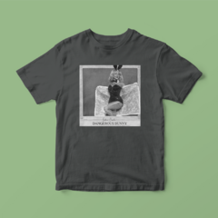 Camiseta Dangerous Bunny (Sabrina Carpenter)