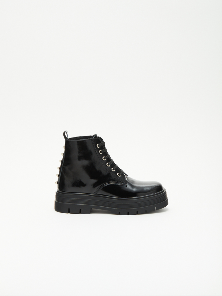 Bota Toscana Charol Negro con Tachas Eduardo Calzados
