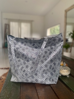 Tote Rosalía Reptil Plata - comprar online