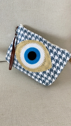 Clutch evil eyes en internet