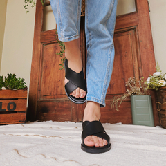 Sandalias de Cuero Negro Clavel