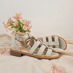 Sandalias de Cuero Manteca Zaida - comprar online