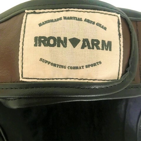 Caneleira Iron Arm Pro Brown Bull Couro Legítimo - IronArm | Equipamentos para Boxe, Jiu Jitsu, Muay Thai e MMA