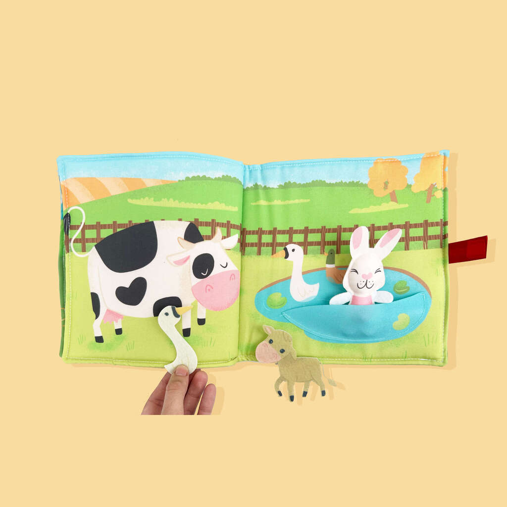 Libro sensorial de tela de escenas con muñecos - Granja