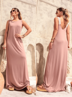 vestido longo regata alça larga detalhes em crochê com bolsos modelagem evasê cor nude e offwhite