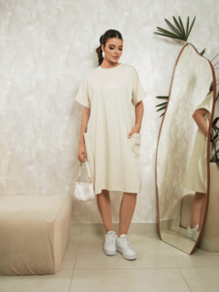 vestido oversized comprimento midi manga curta com bolsos offwhite creme vanilla em algodão