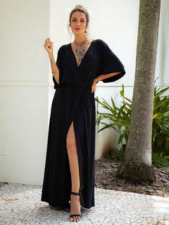 vestido preto com fenda 