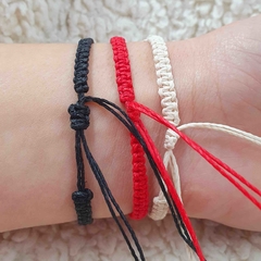 PULSERAS MACRAME REGULABLES BOLITAS ACERO BLANCO - comprar online