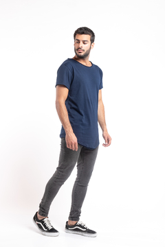 Remera Long Fit Azul Marino en internet