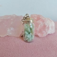 COLGANTE AMULETO CON PIEDRA CUARZO VERDE