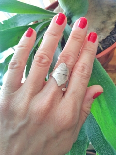 ANILLO GINGKO DE UNA HOJA