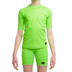 CONJUNTO DE CAMISETA CORTA Y SHORT DE PROTECCION SOLAR UV MODELO VERDE FLUO