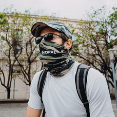 Conjunto de cuello multiuso y guantes. Modelo CAMUFLADO en internet