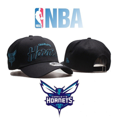 BONÉ NBA CHARLOTE HORNETS - 8 MODELOS À SUA ESCOLHA - AJUSTÁVEL (PRAZO DE ATÉ 25 DIAS PARA ENTREGA) - FRETE GRÁTIS BR