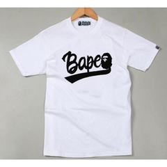 CAMISETA BAPE - PRETA OU BRANCA - EM ALGODÃO (PRAZO DE ATÉ 25 DIAS PARA ENTREGA) - FRETE GRÁTIS BR - comprar online