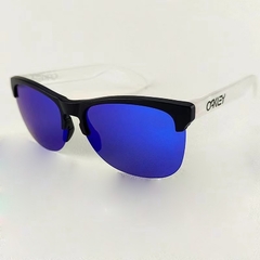 ÓCULOS DE SOL OAKLEY "FROGSKINS LITE" LENTES POLARIZADAS / UV 400 (PRAZO DE ATÉ 25 DIAS PARA ENTREGA) - FRETE GRÁTIS BR