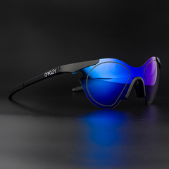 ÓCULOS DE SOL OAKLEY "SUBZERO X BRAIN DEAD" - LENTES POLARIZADAS / UV 400 (PRAZO DE ATÉ 25 DIAS PARA ENTREGA) - FRETE GRÁTIS BR - comprar online