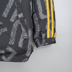 JAQUETA CORTA-VENTO ADIDAS JUVENTUS - PHNOM PENH (PRAZO DE ATÉ 25 DIAS PARA ENTREGA) - FRETE GRÁTIS BR - comprar online