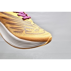 Imagem do TÊNIS NEW BALANCE FUELCELL RC ELITE V2 -"YELLOW" (PRAZO DE ATÉ 25 DIAS PARA ENTREGA) - FRETE GRÁTIS BR