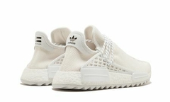 T NIS ADIDAS PHARRELL WILLIAMS HUMAM RACE HU NMD TRAIL BRANCO