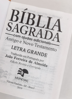 Bíblia capa dura especial média - leão cruz - Mundial Records Editora