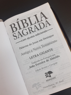 Bíblia capa dura especial com harpa - Ele vive - Mundial Records Editora