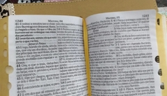 Bíblia sagrada com ajudas adicionais e harpa letra hipergigante capa luxo preta - Mundial Records Editora