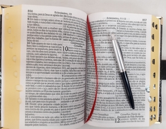 Bíblia com ajudas adicionais e harpa letra hipergigante capa preta com pedraria - Mundial Records Editora