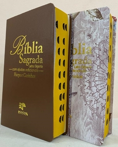 Bíblia sagrada do casal letra gigante com harpa capa luxo caramelo + azaleia